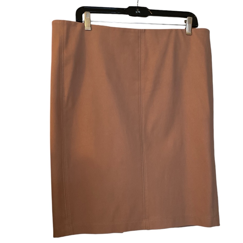Neiman Marcus The Leather Collection Mauve Leather Skirt with back slit - Picture 1 of 2